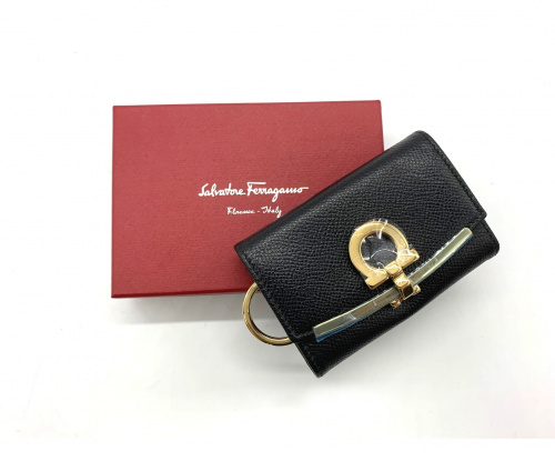 Salvatore Ferragamo（サルヴァトーレ フェラガモ）Salvatore Ferragamo (サルヴァトーレフェラガモ) 6連キーケース ブラック 未使用品 ガンチーニ 22D197の古着・服飾アイテム