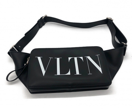 VALENTINO（ヴァレンティノ）VALENTINO (ヴァレンティノ) ボディーバッグ ブラックの古着・服飾アイテム