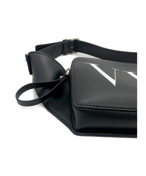 VALENTINO（ヴァレンティノ）VALENTINO (ヴァレンティノ) ボディーバッグ ブラックの古着・服飾アイテム