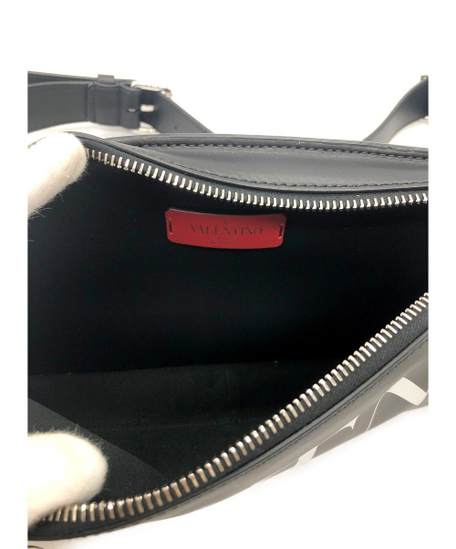 VALENTINO（ヴァレンティノ）VALENTINO (ヴァレンティノ) ボディーバッグ ブラックの古着・服飾アイテム