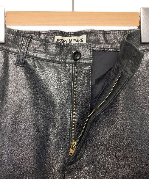 ISSEY MIYAKE（イッセイミヤケ）ISSEY MIYAKE (イッセイミヤケ) レザーパンツ ブラック サイズ:Mの古着・服飾アイテム