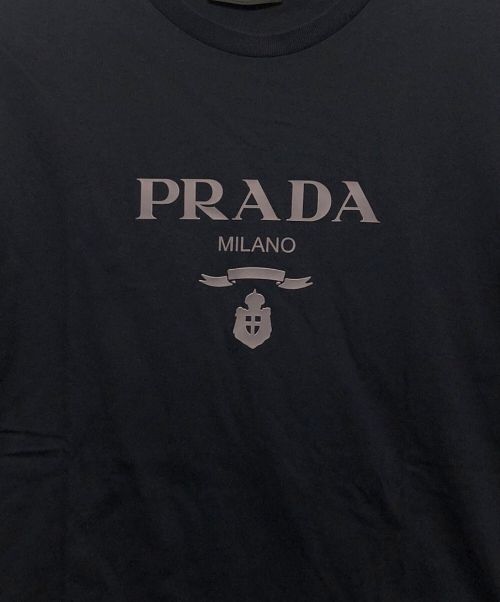 PRADA（プラダ）PRADA (プラダ) ロゴプリントTシャツ ネイビー サイズ:Lの古着・服飾アイテム