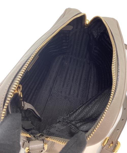 PRADA（プラダ）PRADA (プラダ) ショルダーバッグ グレーの古着・服飾アイテム