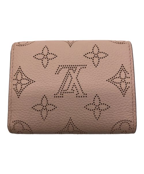 LOUIS VUITTON（ルイ ヴィトン）LOUIS VUITTON (ルイ ヴィトン) 3マヒナ ポルトフォイユ イリス つ折り財布 ピンクの古着・服飾アイテム