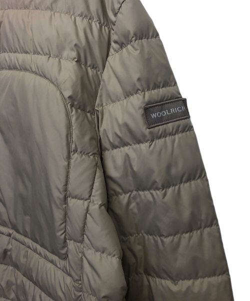WOOLRICH（ウールリッチ）WOOLRICH (ウールリッチ) ダウンジャケット ベージュ サイズ:Mの古着・服飾アイテム