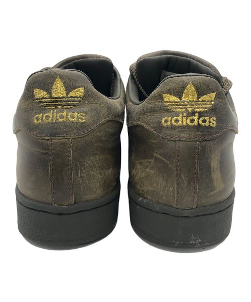 adidas（アディダス）adidas (アディダス) スニーカー オリーブ サイズ:27.5cmの古着・服飾アイテム