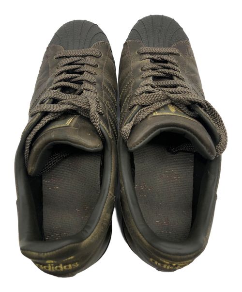 adidas（アディダス）adidas (アディダス) スニーカー オリーブ サイズ:27.5cmの古着・服飾アイテム