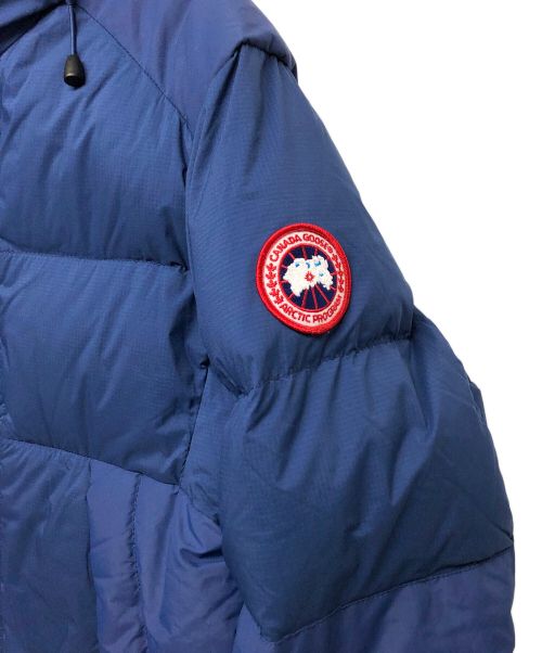 CANADA GOOSE（カナダグース）CANADA GOOSE (カナダグース) ダウンジャケット ブルー サイズ:Sの古着・服飾アイテム