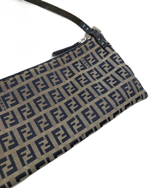 FENDI（フェンディ）FENDI (フェンディ) ショルダーバッグ ブラウンの古着・服飾アイテム