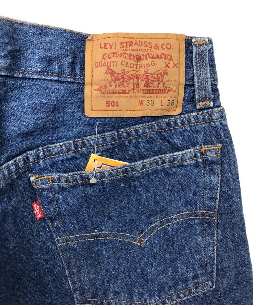 LEVI'S（リーバイス）LEVI'S (リーバイス) デニムパンツ インディゴ サイズ: W30×L36 未使用品の古着・服飾アイテム