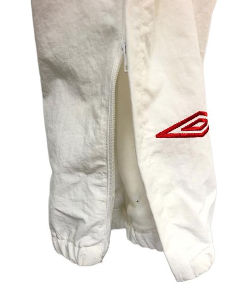 UMBRO（アンブロ）UMBRO (アンブロ) COMOLI (コモリ) ナイロンパンツ ホワイト サイズ:Lの古着・服飾アイテム
