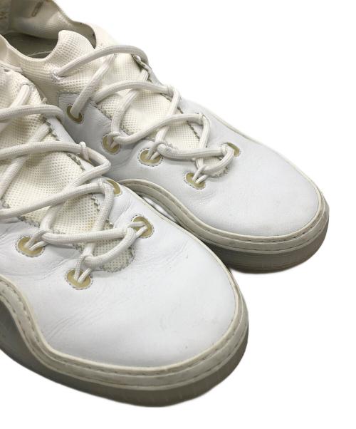 Christian Louboutin（クリスチャン・ルブタン）Christian Louboutin (クリスチャン・ルブタン) アルポアドール ホワイト サイズ:26.5cmの古着・服飾アイテム