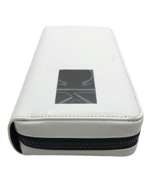 Calvin Klein（カルバンクライン）Calvin Klein (カルバンクライン) 長財布 ホワイトの古着・服飾アイテム