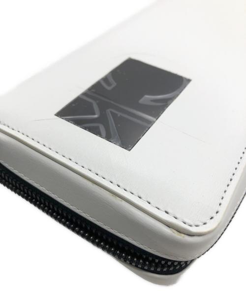 Calvin Klein（カルバンクライン）Calvin Klein (カルバンクライン) 長財布 ホワイトの古着・服飾アイテム