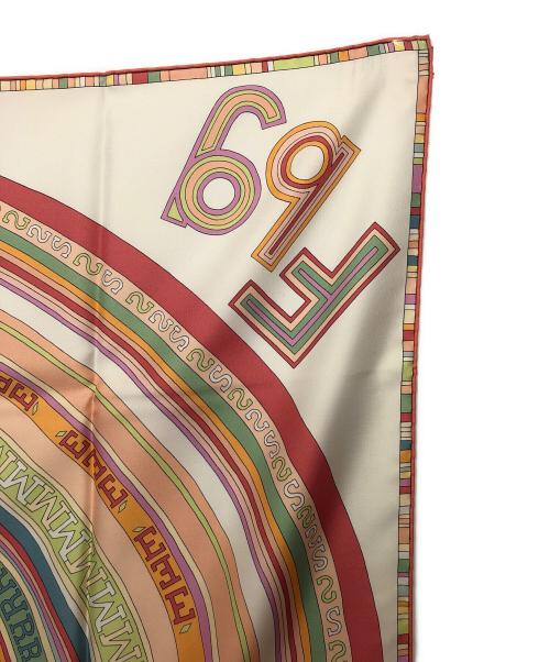 HERMES（エルメス）HERMES (エルメス) カレ90 FRANCE PARIS 24 Fbg ホワイト×ピンクの古着・服飾アイテム