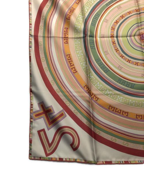 HERMES（エルメス）HERMES (エルメス) カレ90 FRANCE PARIS 24 Fbg ホワイト×ピンクの古着・服飾アイテム