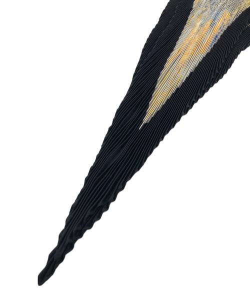 HERMES（エルメス）HERMES (エルメス) プリーツスカーフ ブラック×ホワイトの古着・服飾アイテム