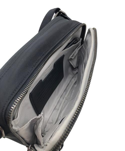 TUMI（トゥミ）TUMI (トゥミ) Langley Crossbody ブラックの古着・服飾アイテム