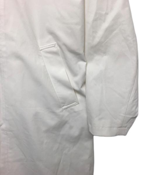 08sircus（ゼロエイトサーカス）08sircus (ゼロエイトサーカス) アシメトリーカラートレンチコート ホワイト サイズ:０の古着・服飾アイテム