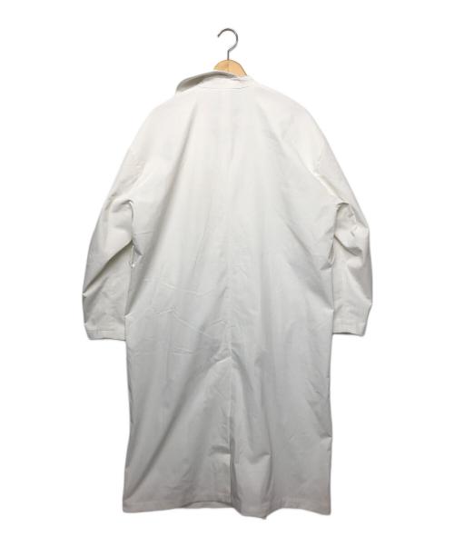 08sircus（ゼロエイトサーカス）08sircus (ゼロエイトサーカス) アシメトリーカラートレンチコート ホワイト サイズ:０の古着・服飾アイテム