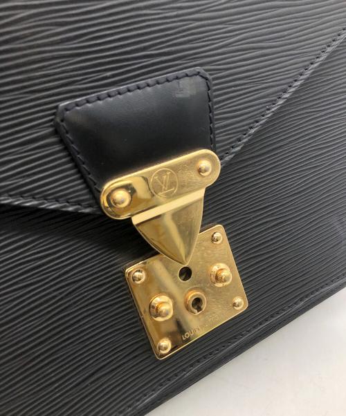 LOUIS VUITTON（ルイ ヴィトン）LOUIS VUITTON (ルイ ヴィトン) エピ　セカンドバッグ ブラックの古着・服飾アイテム