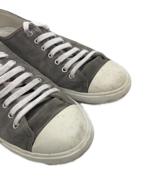 PRADA（プラダ）PRADA (プラダ) スニーカー グレー サイズ:26cmの古着・服飾アイテム