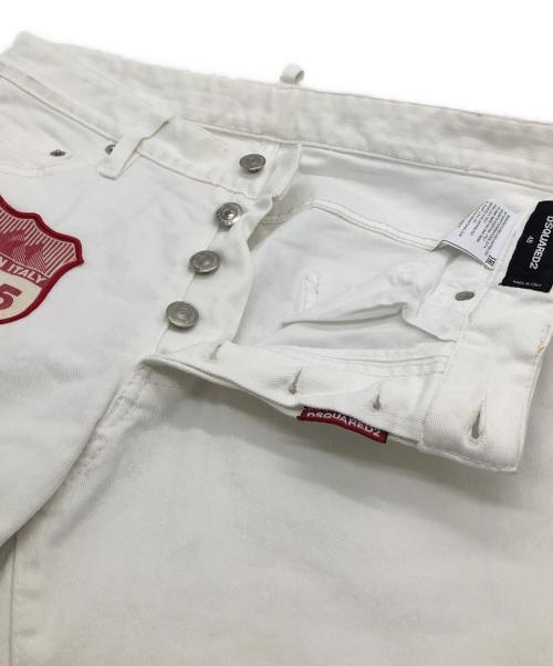 DSQUARED2（ディースクエアード）DSQUARED2 (ディースクエアード) ワッペンデザインスキニーパンツ ホワイト サイズ:48の古着・服飾アイテム