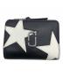 MARC JACOBS（マークジェイコブス）の古着「ザ スター パッチワーク ユーティリティ スナップショット コンパクト ウォレット ミニ」｜ブラック×ホワイト