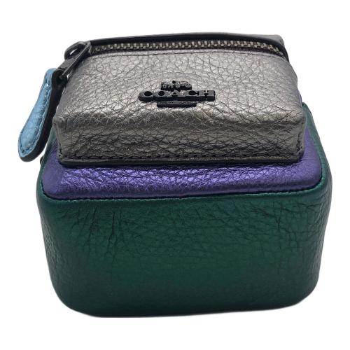 COACH（コーチ）COACH (コーチ) リュック型チャーム グリーン×シルバー F39972 グリーン×シルバーの古着・服飾アイテム