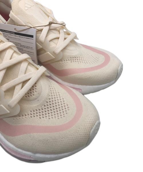 adidas（アディダス）adidas (アディダス) ウルトラブースト スニーカー ピンクベージュ サイズ:23.5cmの古着・服飾アイテム