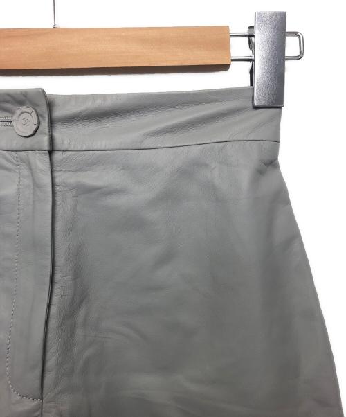 CHANEL（シャネル）CHANEL (シャネル) P49105C00243　ショートパンツ グレー サイズ:34の古着・服飾アイテム