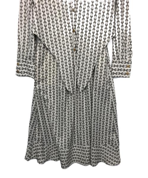 UNTITLED（アンタイトル）UNTITLED (アンタイトル) 長袖ワンピース ベージュの古着・服飾アイテム