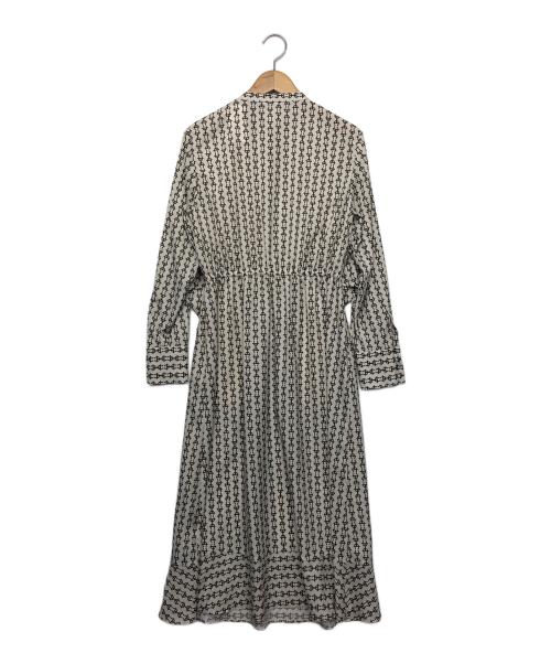 UNTITLED（アンタイトル）UNTITLED (アンタイトル) 長袖ワンピース ベージュの古着・服飾アイテム