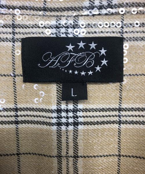 AFB（エーエフビー）AFB (エーエフビー) spangle shirts ベージュ サイズ:L　の古着・服飾アイテム