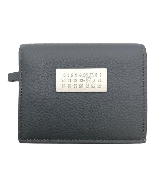 MM6 Maison Margiela（エムエムシックスメゾンマルジェラ）MM6 Maison Margiela (エムエムシックスメゾンマルジェラ) 2つ折り財布 グレーの古着・服飾アイテム