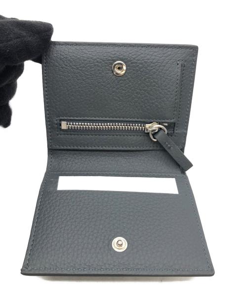 MM6 Maison Margiela（エムエムシックスメゾンマルジェラ）MM6 Maison Margiela (エムエムシックスメゾンマルジェラ) 2つ折り財布 グレーの古着・服飾アイテム