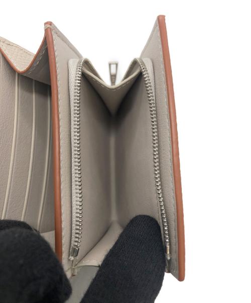 LOEWE（ロエベ）LOEWE (ロエベ) アナグラム コンパクト フラップウォレット ベージュの古着・服飾アイテム