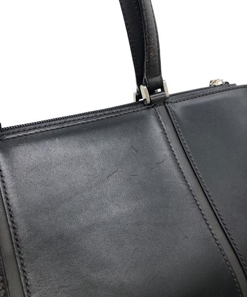 BURBERRY（バーバリー）BURBERRY (バーバリー) ハンドバッグ ブラックの古着・服飾アイテム