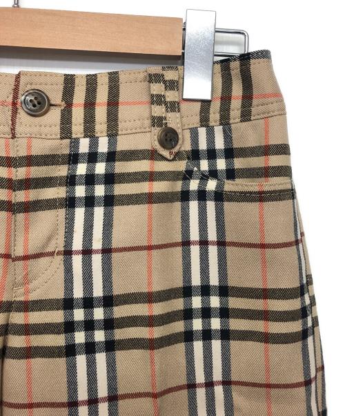 BURBERRY BLUE LABEL（バーバリーロンドンブルーレーベル）BURBERRY BLUE LABEL (バーバリーロンドンブルーレーベル) ハーフパンツ ベージュ サイズ:36の古着・服飾アイテム