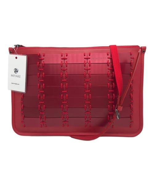 miyake（ミヤケ デザイン スタジオ）MIYAKE (ミヤケ デザイン スタジオ) KENSHIN　甲冑ショルダーバッグ レッド 未使用品の古着・服飾アイテム