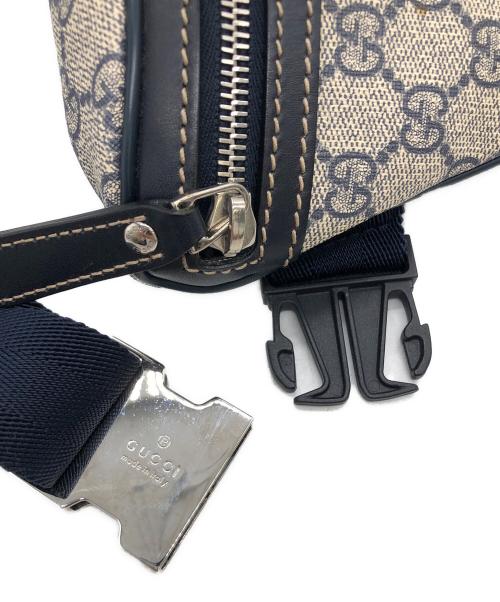 GUCCI（グッチ）GUCCI (グッチ) GGスプリーム　ウエストバッグ ベージュ×ネイビーの古着・服飾アイテム