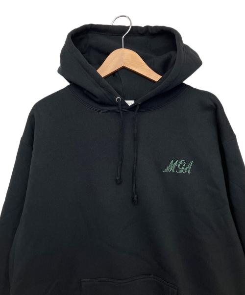 Mrs. GREEN APPLE（ミセスグリーンアップル）Mrs. GREEN APPLE (ミセスグリーンアップル) MGA LOGO HOODIE プルオーバーパーカー ブラック サイズ:XLの古着・服飾アイテム