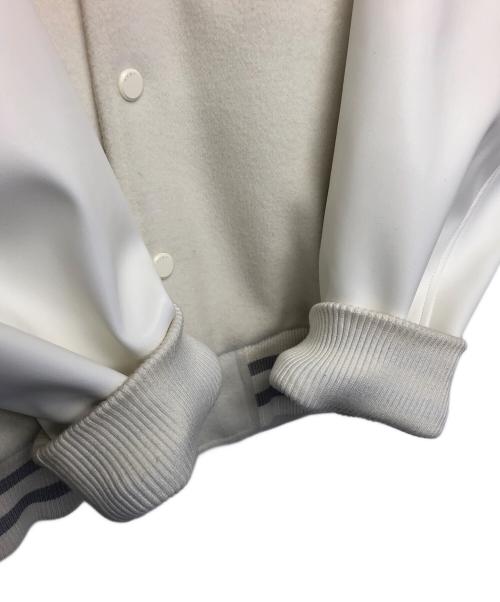 PLAY BOY（プレイボーイ）PLAY BOY (プレイボーイ) MR.ENJOY DA MONEY (ミスター エンジョイ ダ マネー) スタジャン ホワイト サイズ:Lの古着・服飾アイテム