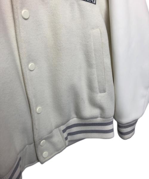 PLAY BOY（プレイボーイ）PLAY BOY (プレイボーイ) MR.ENJOY DA MONEY (ミスター エンジョイ ダ マネー) スタジャン ホワイト サイズ:Lの古着・服飾アイテム