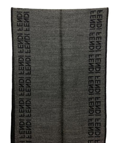 FENDI（フェンディ）FENDI (フェンディ) マフラー グレーの古着・服飾アイテム