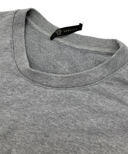 VERSACE（ヴェルサーチェ）VERSACE (ヴェルサーチェ) クルーネックスウェット グレー サイズ:L　の古着・服飾アイテム