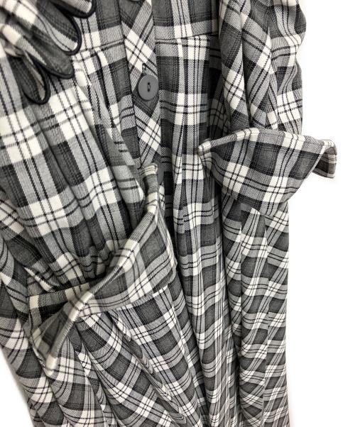 CHESTY（チェスティ）CHESTY (チェスティ) スカラップフリルチェックワンピース　長袖ワンピース グレー サイズ:０の古着・服飾アイテム