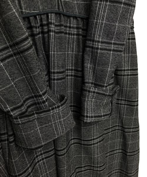 HER LIP TO（ハーリップトゥ）Her lip to (ハーリップトゥ) pleated pleats long dress　長袖ワンピース グレー サイズ:Sの古着・服飾アイテム