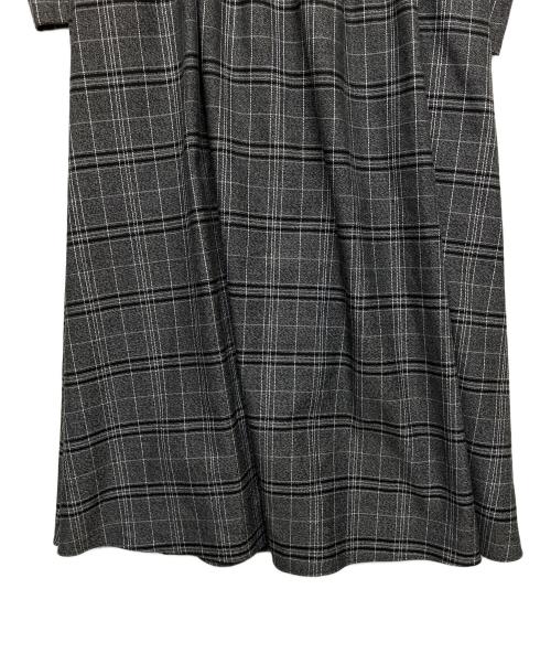 HER LIP TO（ハーリップトゥ）Her lip to (ハーリップトゥ) pleated pleats long dress　長袖ワンピース グレー サイズ:Sの古着・服飾アイテム