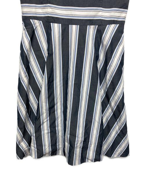 BLUE LABEL CRESTBRIDGE（ブルーレーベルクレストブリッジ）BLUE LABEL CRESTBRIDGE (ブルーレーベルクレストブリッジ) ノースリーブ・キャミソールワンピース ネイビー×ホワイト サイズ:38の古着・服飾アイテム